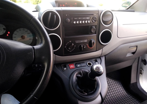 Citroen Berlingo cena 39999 przebieg: 162422, rok produkcji 2015 z Głuszyca małe 277
